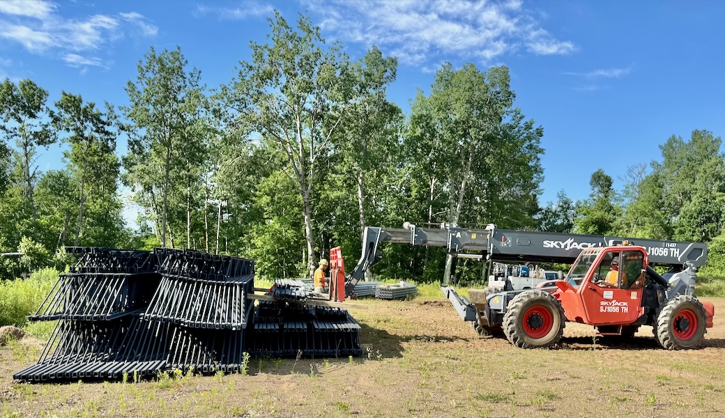 4 Dera 2025 - steel delivered on hill (4).jpeg